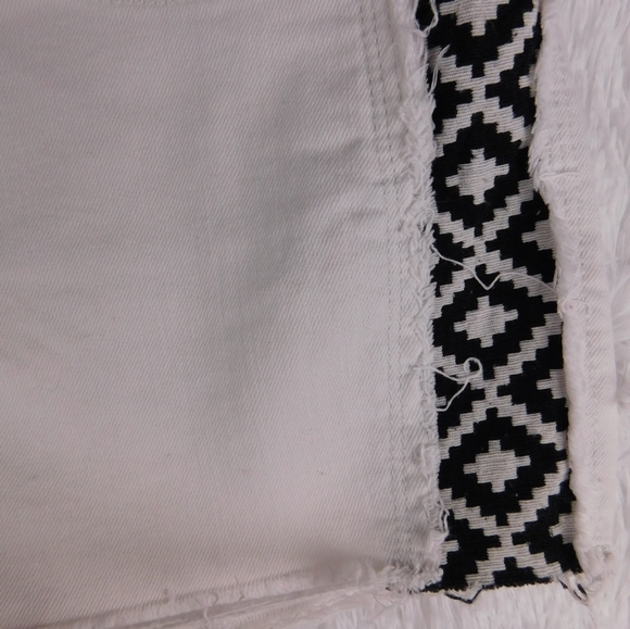 🌻 Universal Thread High Rise Shortie - Picture 8 of 11